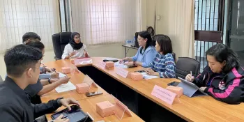 Members of the Committee on Political Development People Participation, Human Rights, Right and Liberty and Consumer Protection visiting the shelter on 21 March. (Photo from the Senate Facebook page)