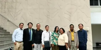 Lawyers from the Community Resource Centre Foundation (CRC) and representatives of the villagers at the South Bangkok Civil Court on 28 February (Photo from CRC)