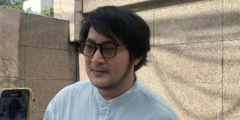Thai cartoonist sentenced to prison for royal defamation over royal caricatures