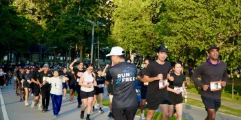 Chiang Mai residents run to demand release of political prisoners
