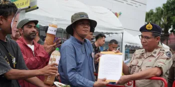 Two protesters injured during police clash at Chiang Mai protest over river contamination